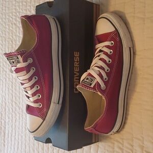 Converse sneakers pink